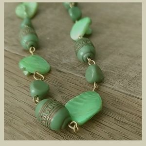 Green  bead and hook necklace NWT